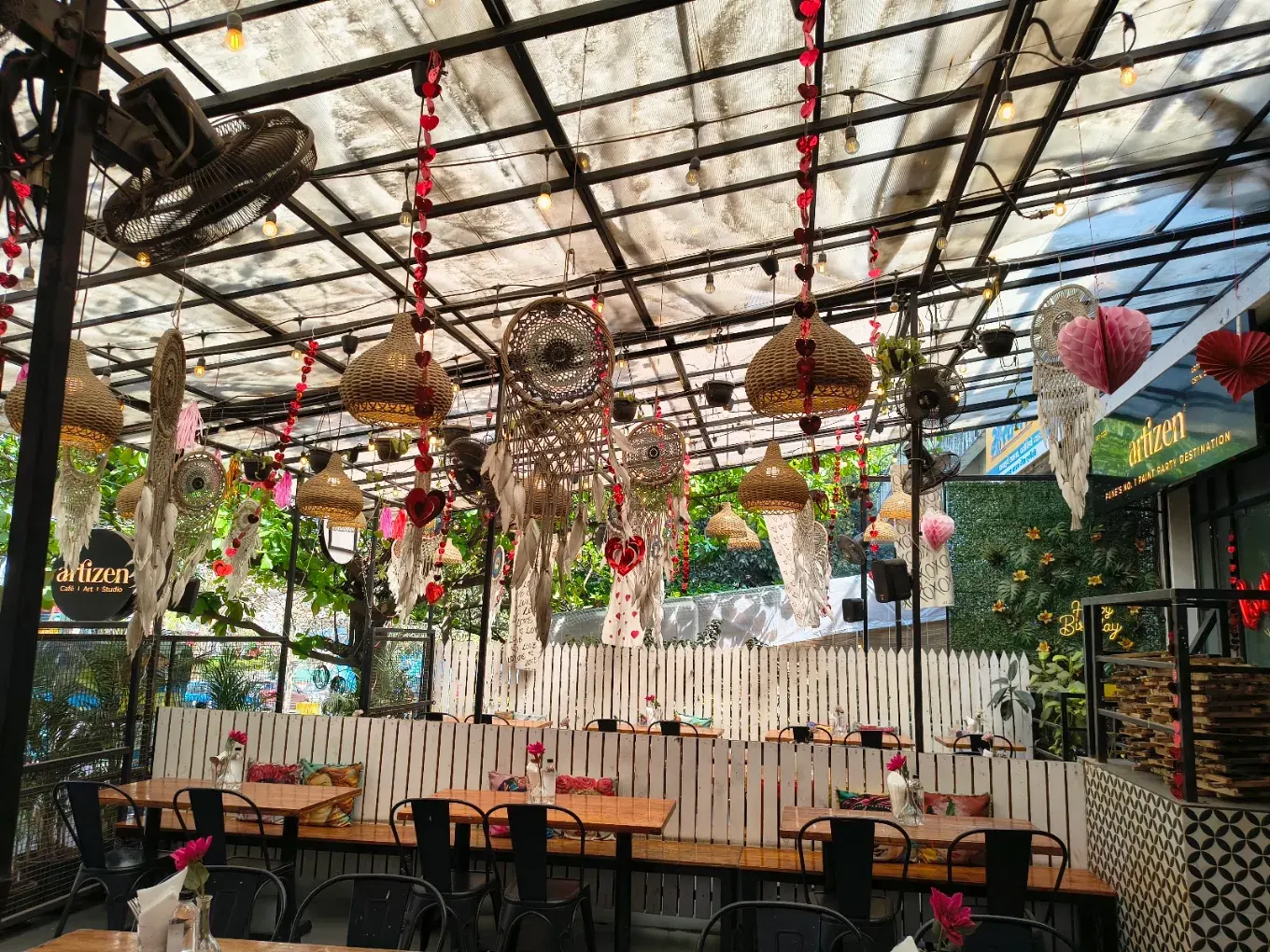 Artizen Cafe, Kalyani Nagar — installation photo 1
